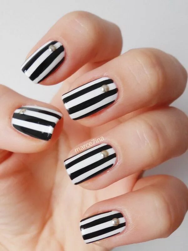 Полоски на черных ногтях фото 80+ Black And White Nail Designs - Styletic Black and white nail art, White nail