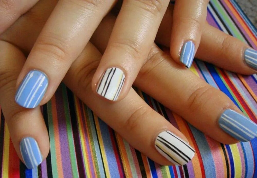 Полоски на ногтях дизайн фото 8 Fun Nail Art Looks For Your Memorial Day Weekend Festivities Nails, Fun nails,