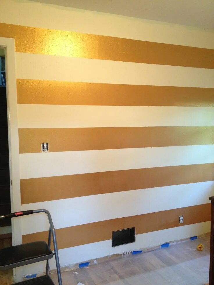 Полосы на стенах фото gold striped wall in babies room - Google Search Stripe wall, Gold striped walls