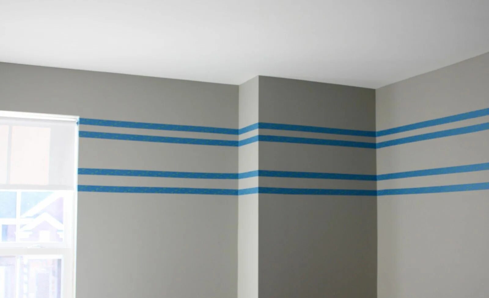 Полосы на стенах фото IMG_8139.JPG 1,600 × 978 pixels Striped walls, Family room decorating, Beige wal