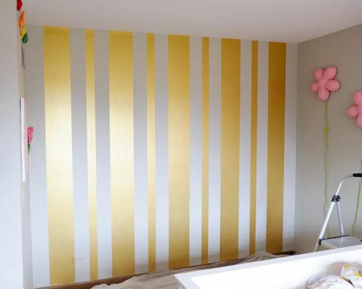 Полосы на стене в интерьере краской Gold Striped Feature Wall - Albion Gould Painting stripes on walls, Wall design,