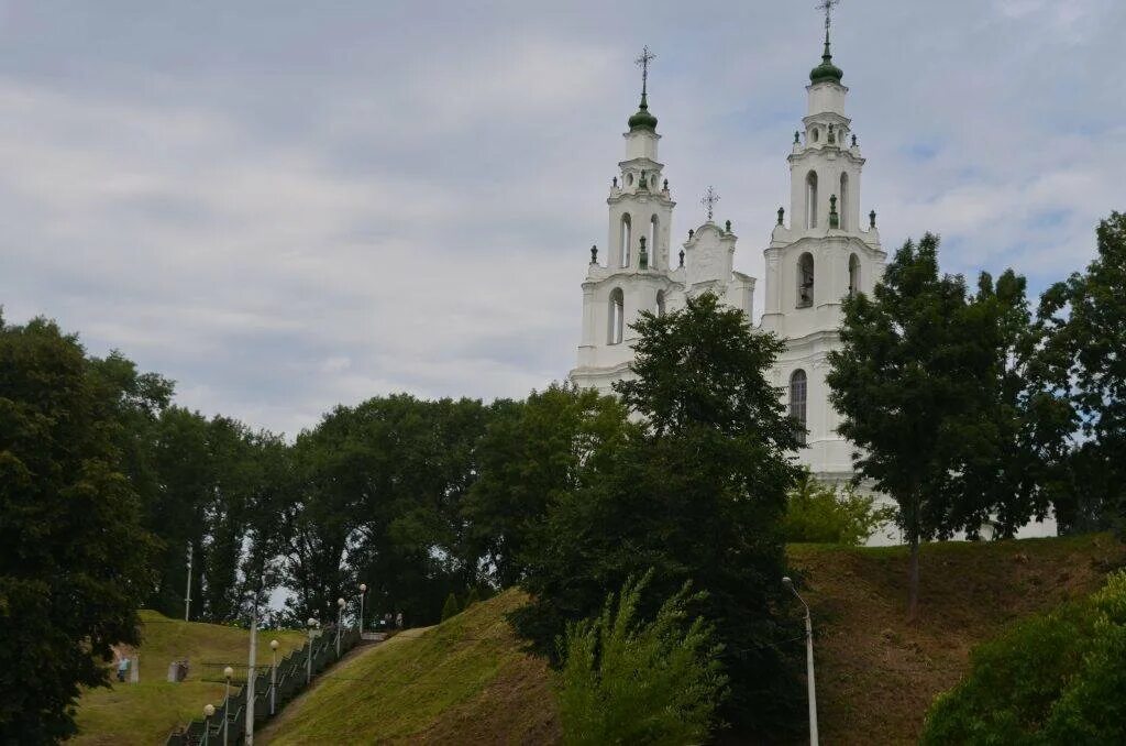 Полоцк достопримечательности фото Говорящая голова, валун-желаний и центр Европы. Рассказываем, чем удивляет турис