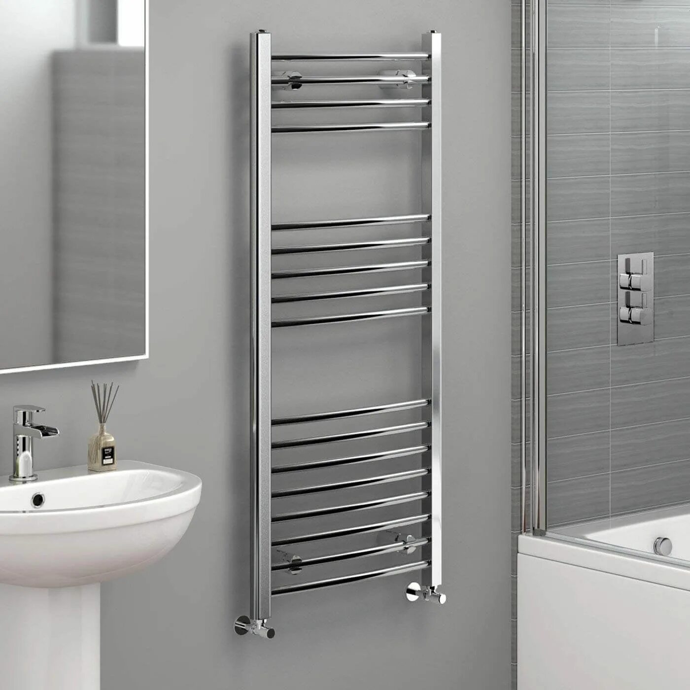 Полотенцесушитель водяной в интерьере ванной iBathUK Curved Heated Towel Rail Radiators Интерьер ванной комнаты, Полотенцесуш