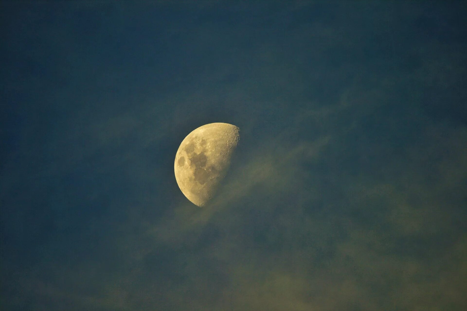 Половина луны фото Download free photo of Moon,half,orb,heavenly body,sky - from needpix.com