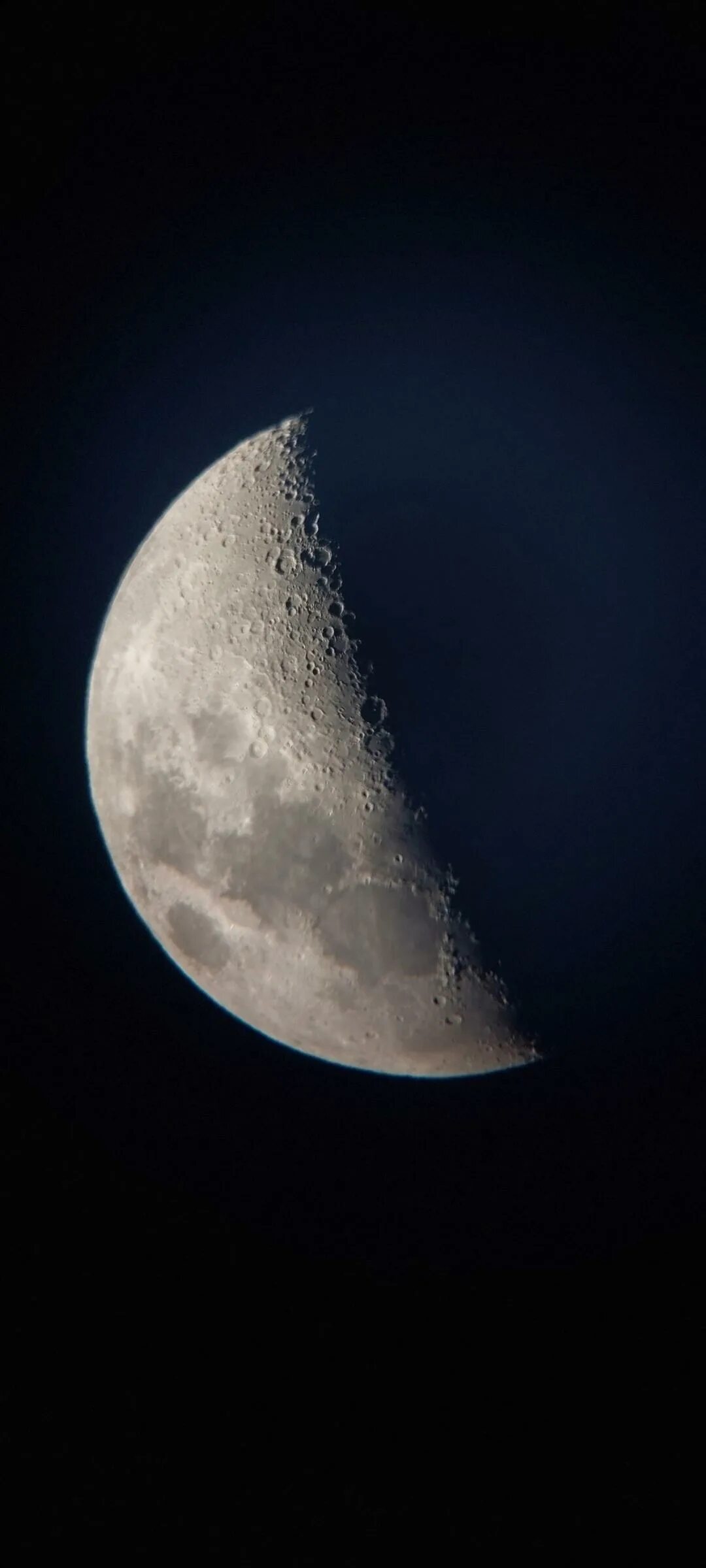 Половина луны фото a photo of the moon from France OC - r/spaceporn