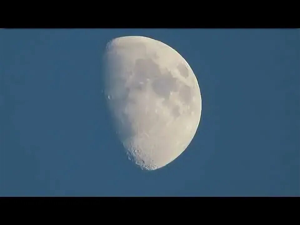 Половинка луны фото The Moon July 18 2021 2045 Hours - YouTube