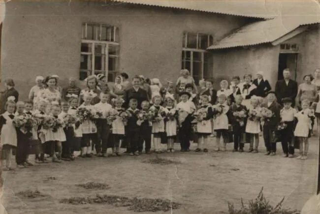 Полпино сити школьные старые фото Ершов. Последний год старой школы Фотографии старого Саратова