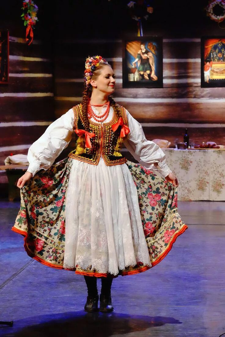 Польская женская мода Folk clothing from Kraków, southern Poland. Images... - Polish Folk Costumes / P