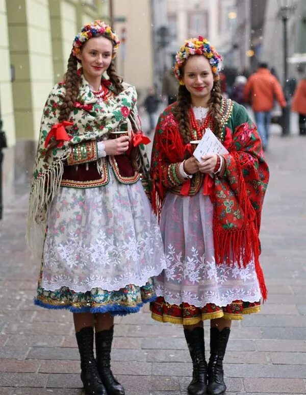 Польская женская мода 12 Hermosos vestidos tradicionales de diferentes partes del mundo. Cualquier muj