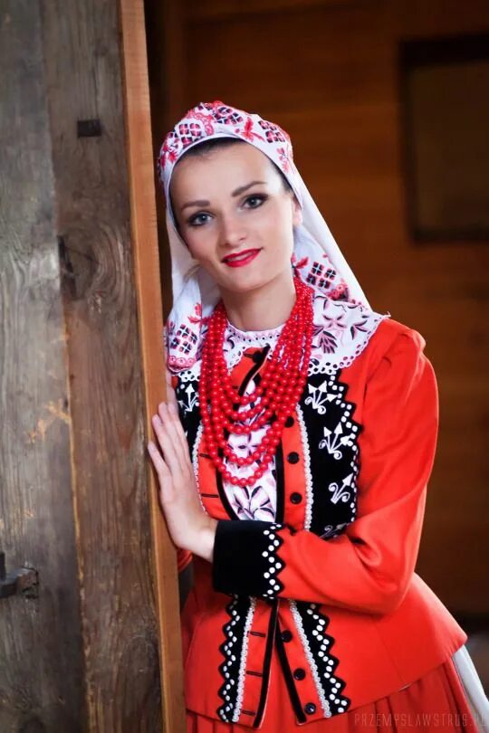 Польская женская мода Regional costumes from Kraków East, Poland polish folk outfits Traditional outfi