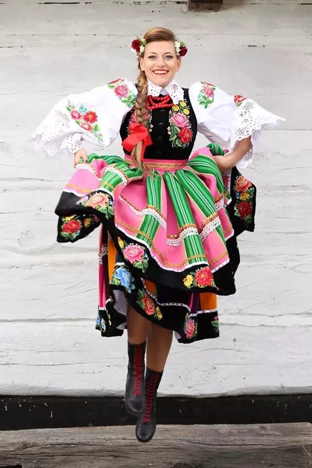 Польская женская мода Pin by Jola Podczerwińska on Łowicz-Central Poland Polish traditional costume, P