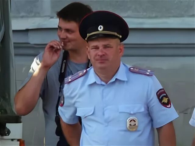 Полубабкин михаил владимирович саратов должность фото Подполковник полиции пообещал наказать своего подчиненного за хождение по газону