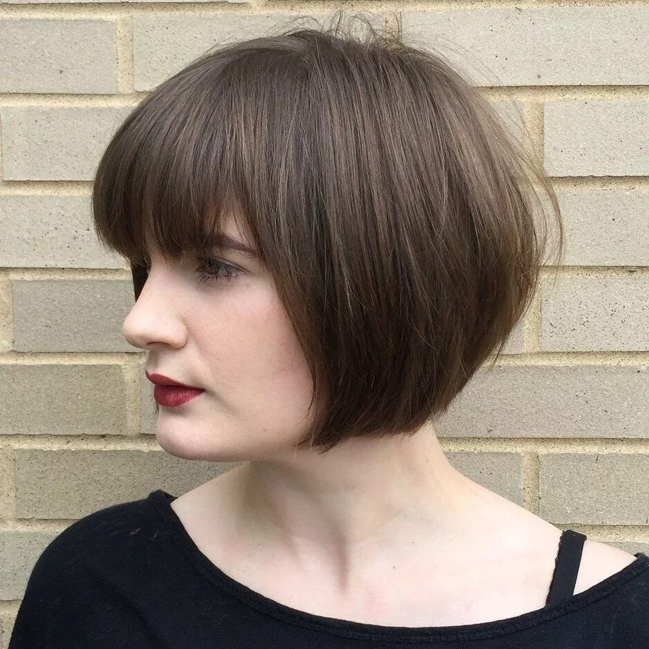 Полубоб каре стрижка женская фото Neat Jaw-Length Bob with Bangs for Fine Hair Bob hairstyles for thick, Bob hairs