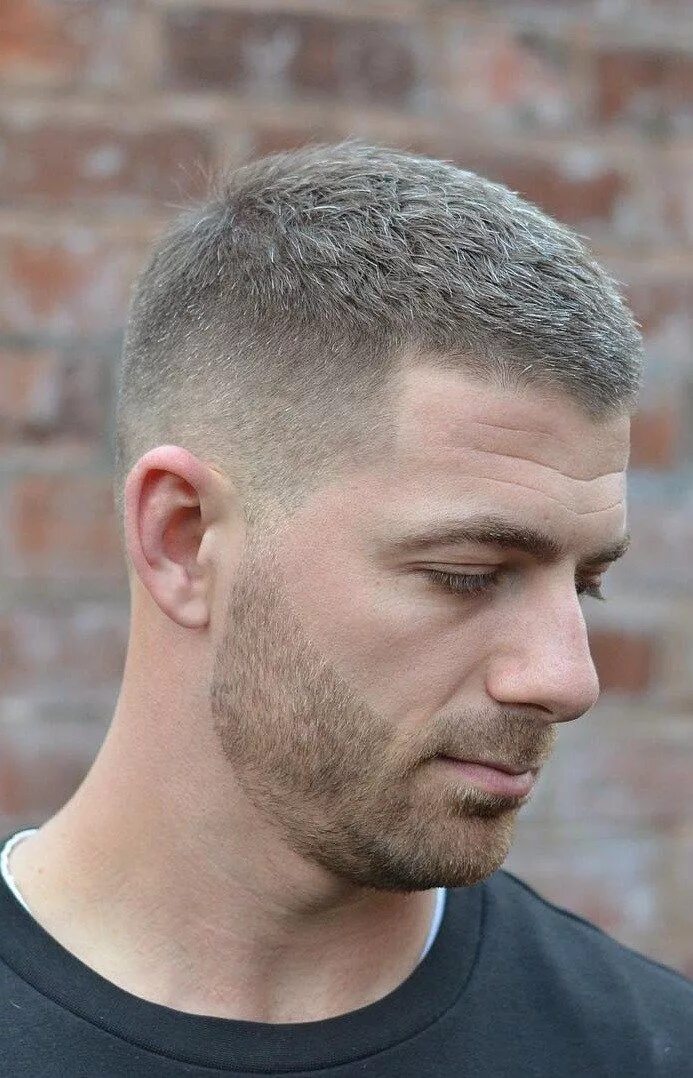 Полубокс без челки фото Men Must Definitely Try This Combination - Side And Back Fade Hairstyle! Mens ha