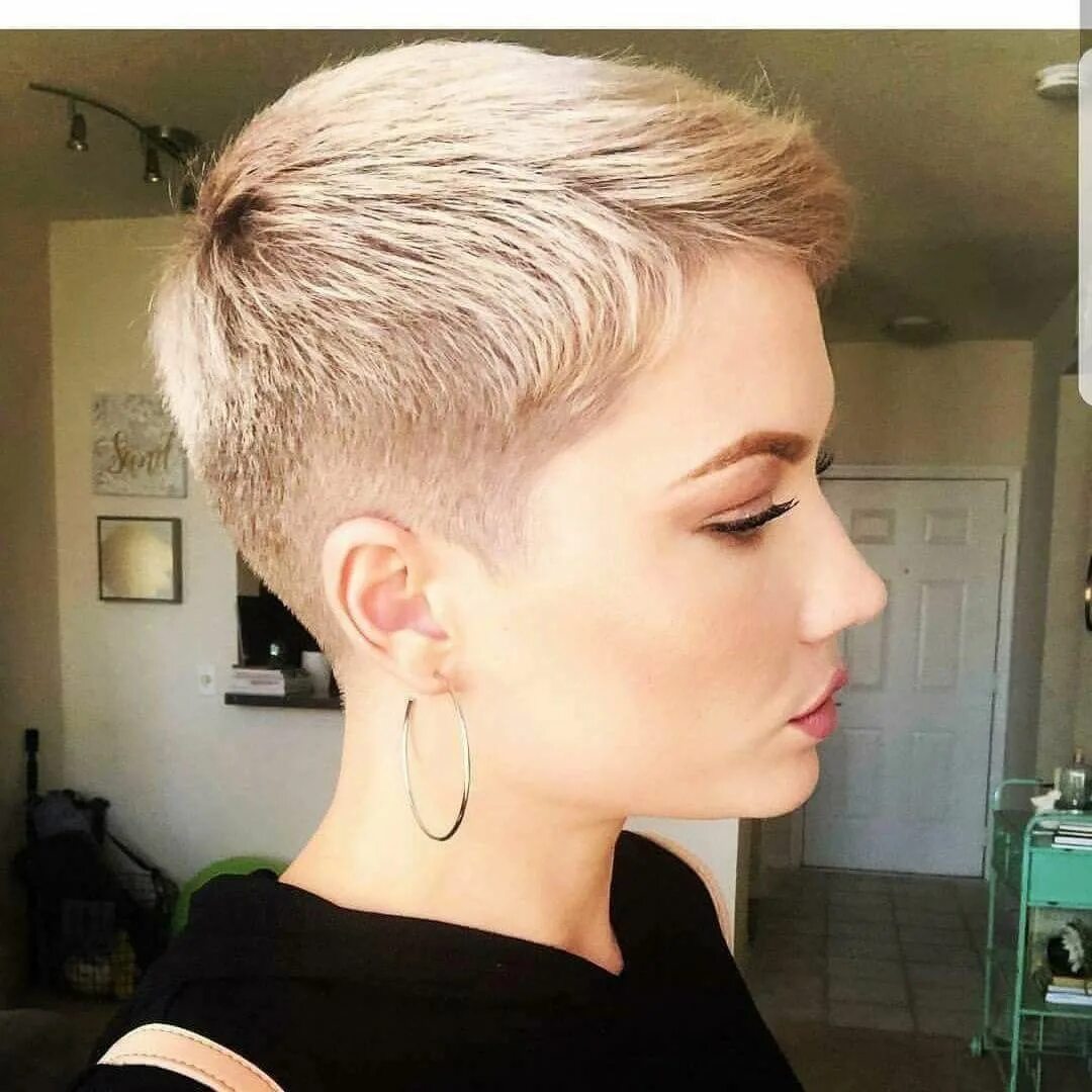 Полубокс стрижка женская фото на короткие Pin on Стрижки под Мальчика Short blonde pixie, Short hair styles pixie, Short p