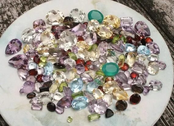 Полудрагоценные камни изделия фото Over 150 Carats of Loose Natural Semiprecious Gemstones - Etsy Gemstones, Semi p