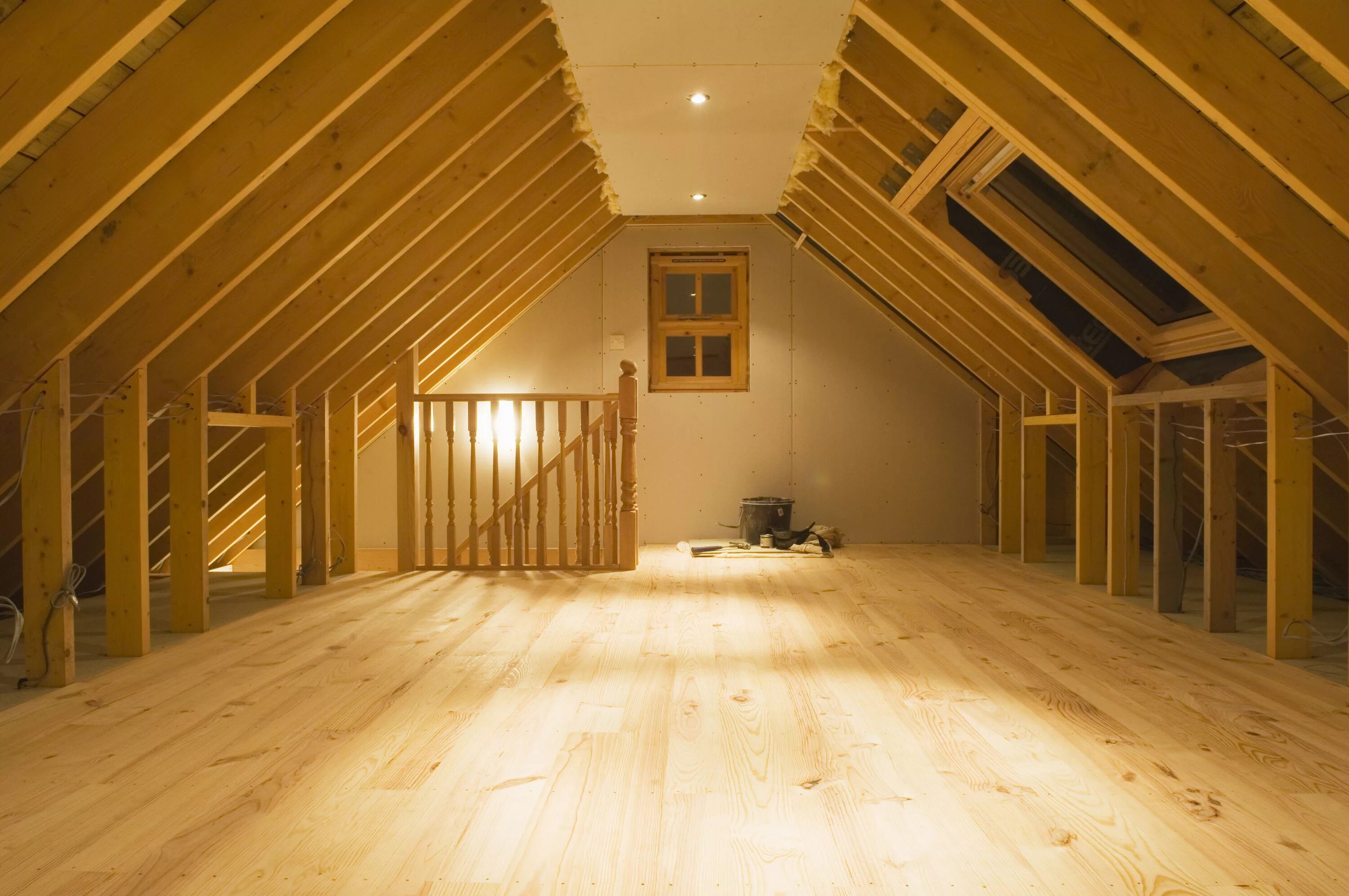 Полумансардная крыша фото What Size Plywood for an Attic Floor? Attic flooring, Attic remodel, Attic stair