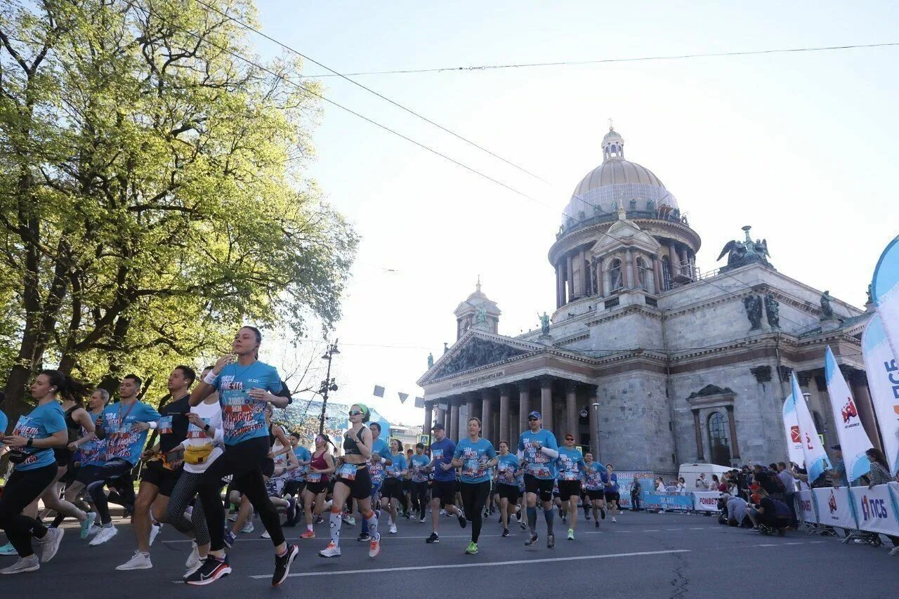 Полумарафон санкт петербург 2024 22 сентября фото В Петербурге стартовал всероссийский полумарафон "ЗаБег.РФ"