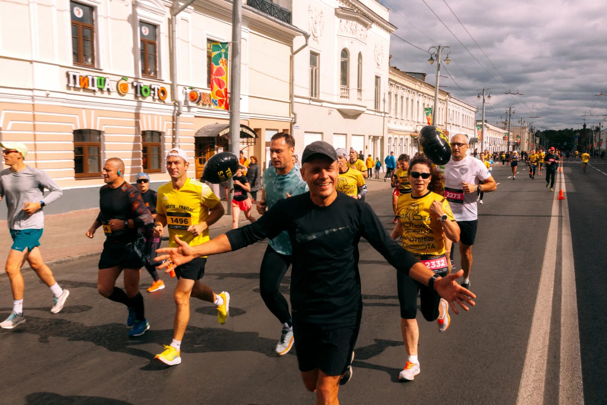 Полумарафон золотые ворота 2024 фото Шестой Владимирский полумарафон "Золотые ворота" собрал почти две тысячи бегунов