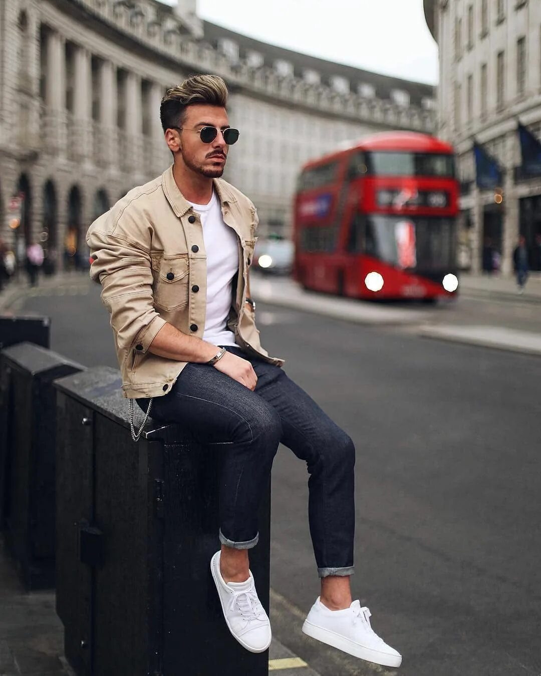 Полуофициальный стиль мужской 25 Cool White Sneakers Outfits for Men White sneakers men, White sneakers outfit