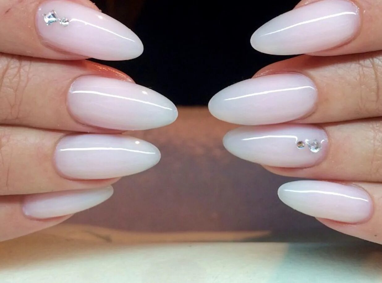 Полупрозрачный маникюр миндаль Hair - Haare Almond acrylic nails, Almond acrylic nails designs, Almond nails de