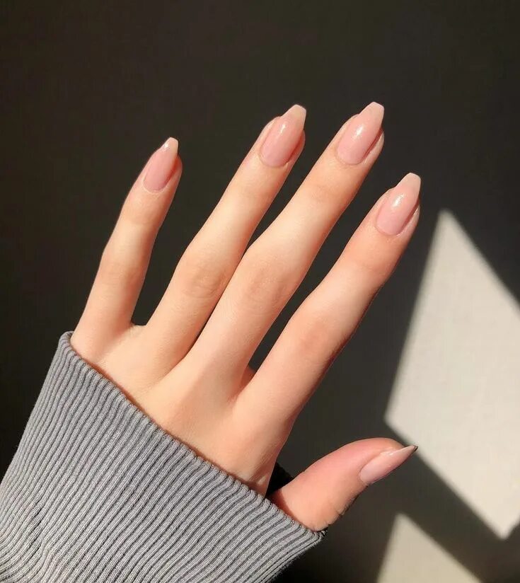 Полупрозрачный маникюр на длинные ногти квадратной формы Aesthetic acrylic nails - fig BLog Vernis à ongles, Idées vernis à ongles, Beaut