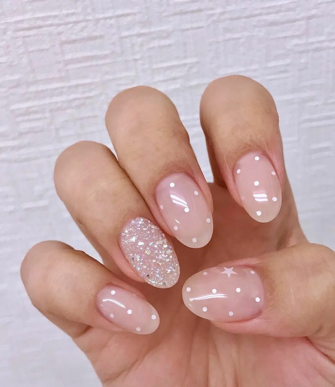 Полупрозрачный маникюр на короткие Nailsalon filer on Instagram: "フ ィ レ-ル カ ラ-." ド ッ ト ネ イ ル, 夏 ネ イ ル シ ン プ ル, シ ン 