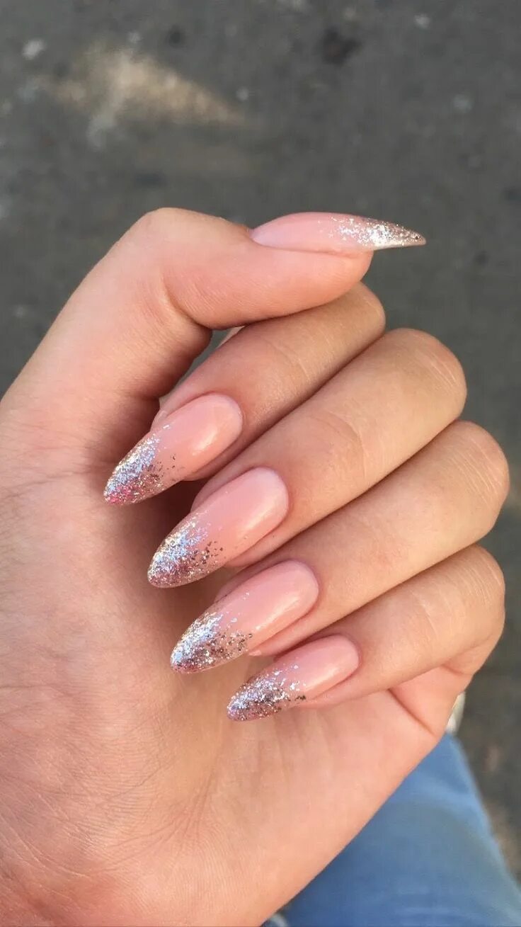 Полупрозрачный маникюр с блестками миндаль nails / delicate Gel nails, Glitter nails acrylic, Stylish nails