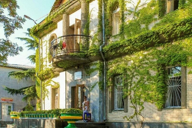 Полуротонда республика крым алушта улица ленина фото Permanently closed: Stariy Zamok, resort, Autonomous Republic of Crimea, Alushta