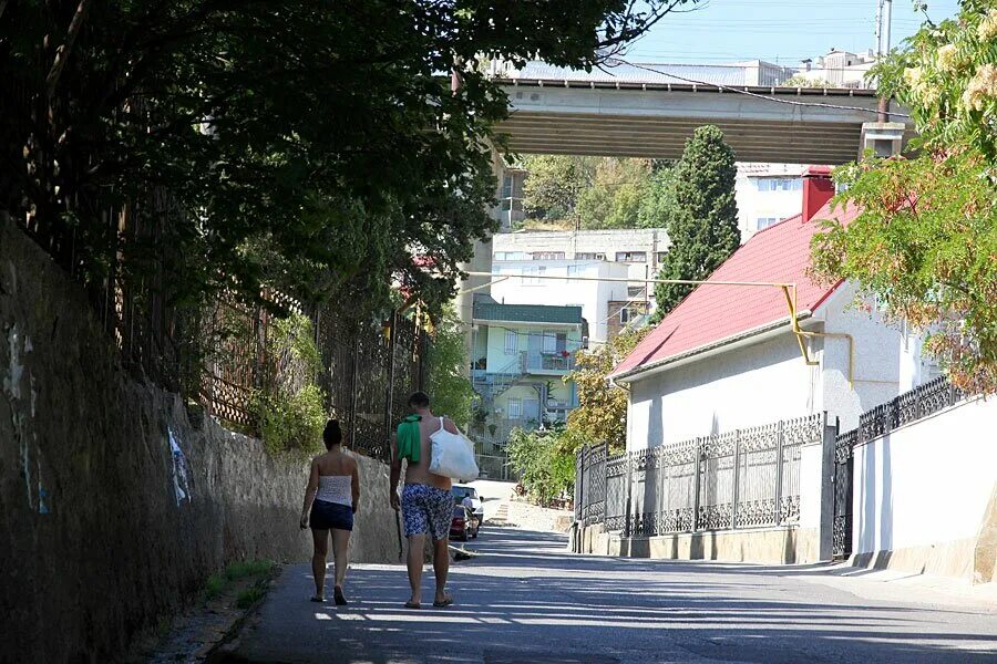 Полуротонда республика крым алушта улица ленина фото Новости