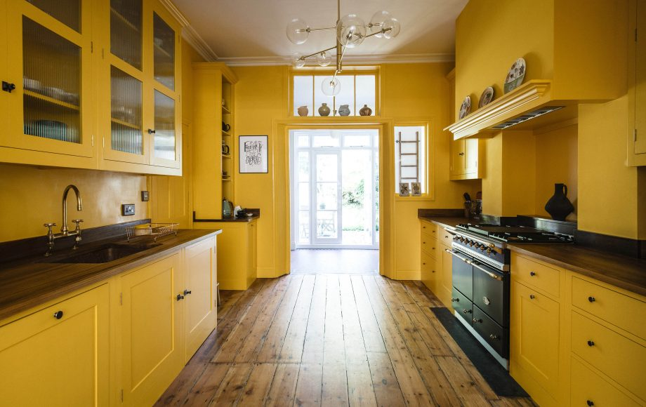 Полы желтого цвета фото The life-affirming joy of a brilliantly bold, yellow kitchen: 'As you walk into 