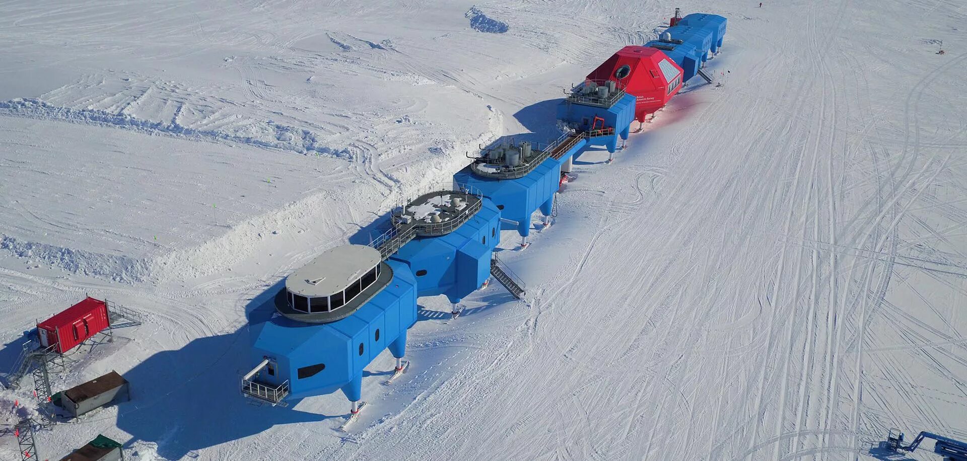 Полярные станции фото Guest blog: How to move an Antarctic research station #1 - British Antarctic Sur