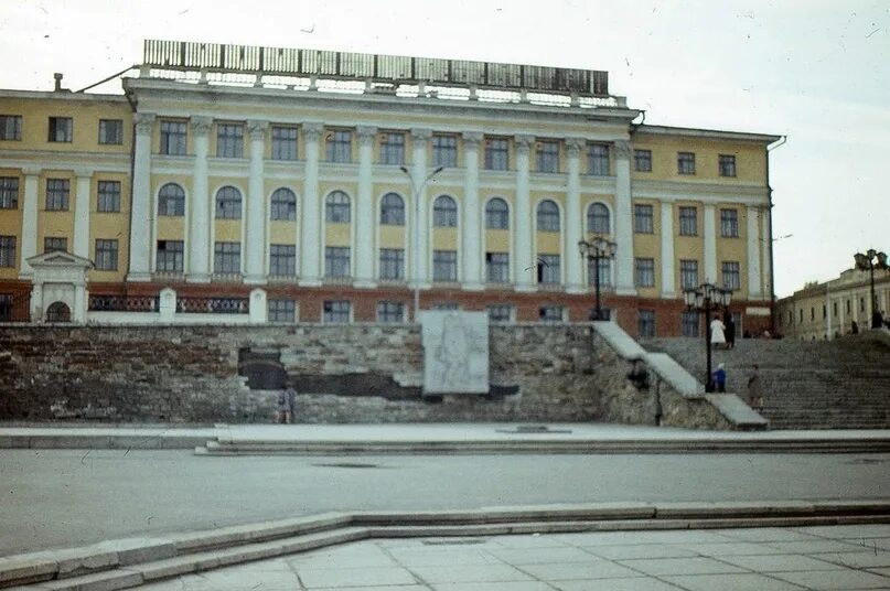 Ползунова колледж екатеринбург фото 1976 год. Здание Свердловского горно-металлургического техникума им. Ползунова. 