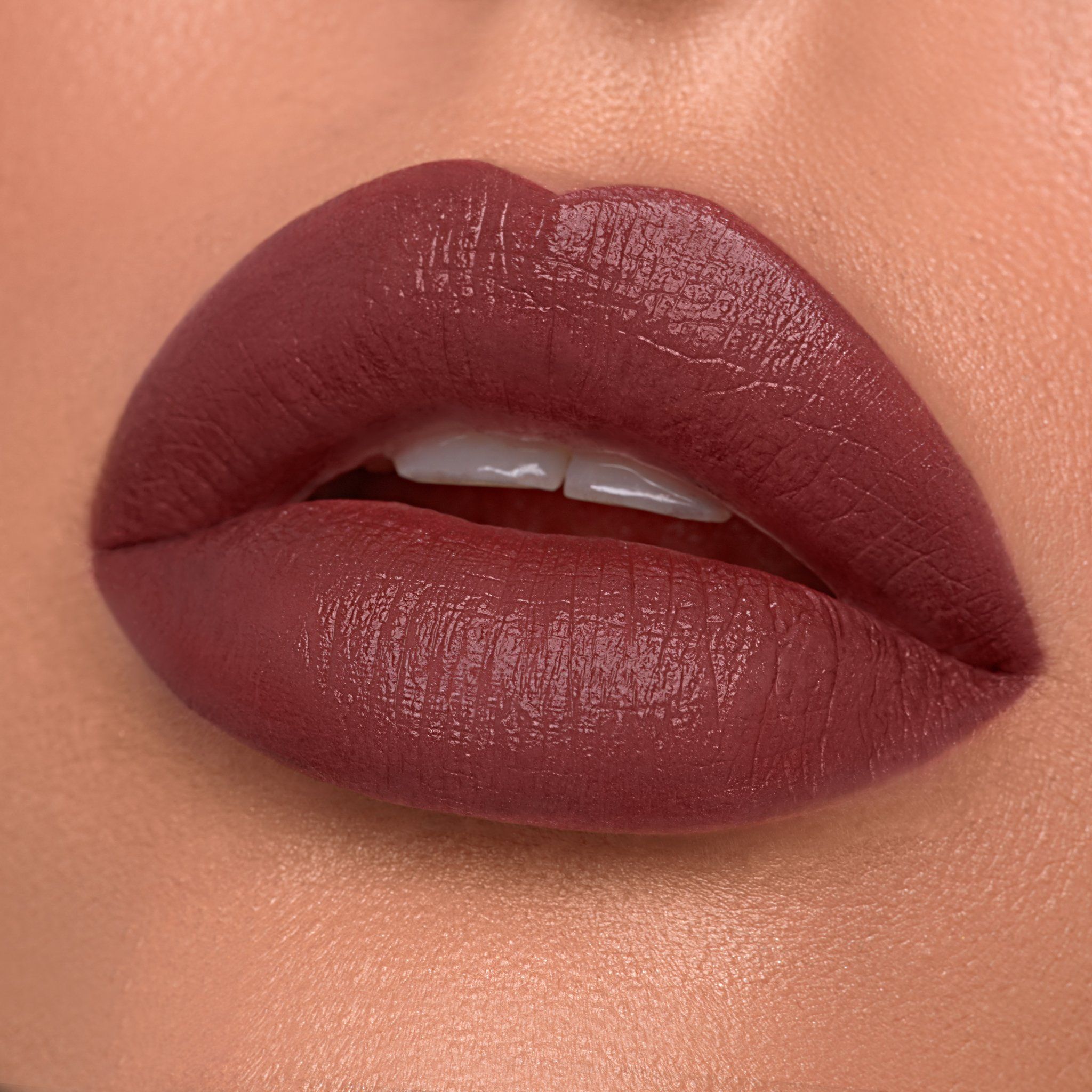 Помада бургунди на губах в макияже фото Call My Agent Matte Burgundy Liquid Lipstick Runway Rogue Lipstick makeup, Burgu