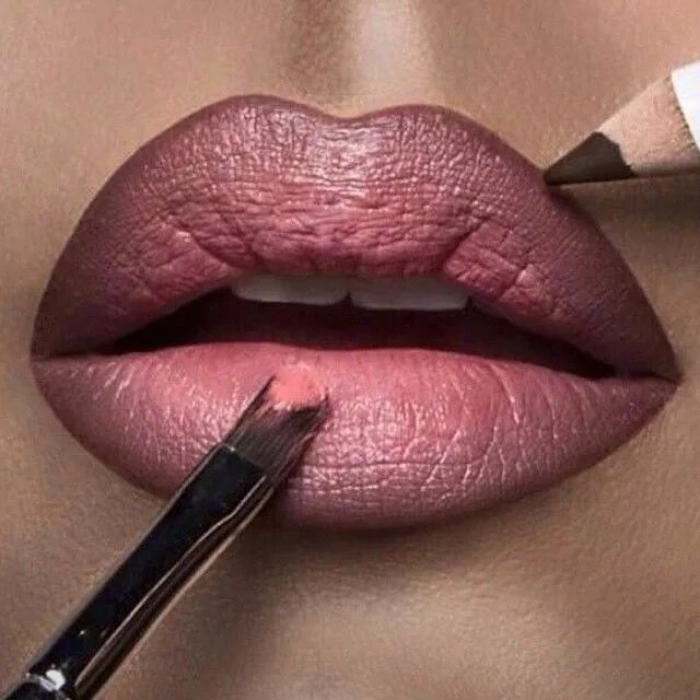 Помады татуаж Asia Glam on Instagram: "When wearing a slightly darker lip liner @BobbiBrown "c