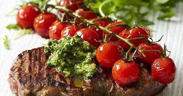 Помидор бифштекс фото Pesto steak with balsamic tomatoes Recipe Sirloin recipes, Tomato dishes, Beef r