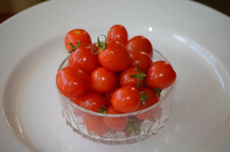 Помидоры черри рецепт фото Cherry tomatoes in glass bowl free image download