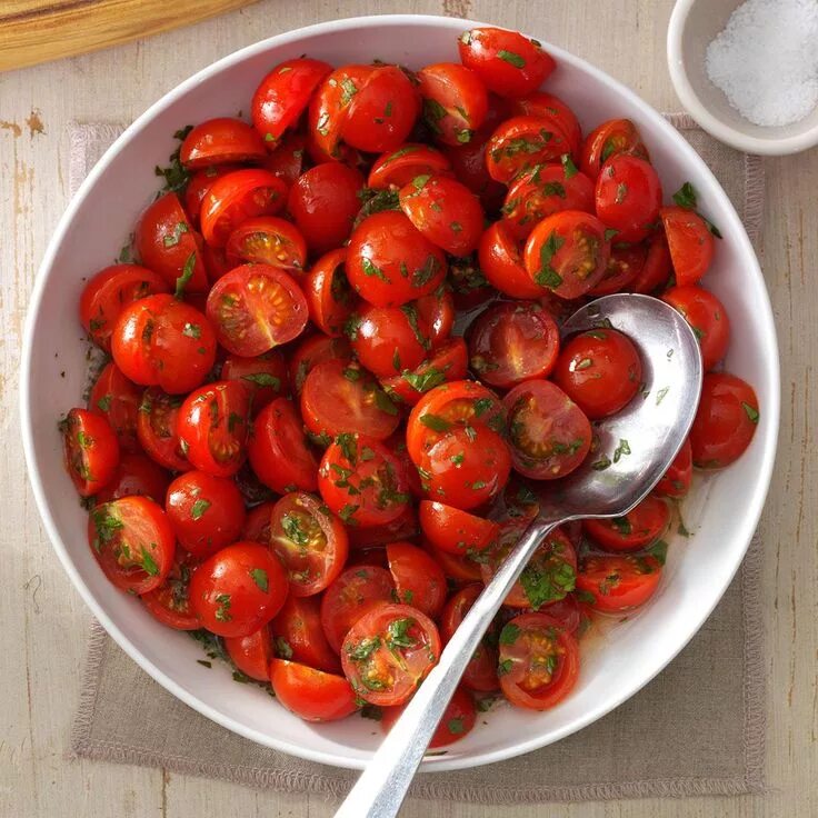 Помидоры черри рецепт фото Cherry Tomato Salad Recipe Cherry tomato salad, Cherry tomato recipes, Fresh tom