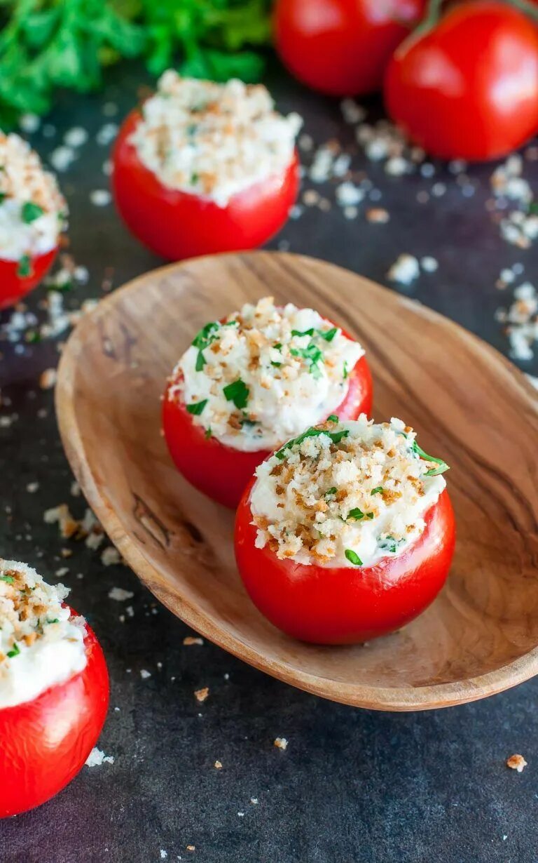 Помидоры фаршированные сыром фото These 6-ingredient herbed Goat Cheese Stuffed Tomatoes are healthy, delicious, a