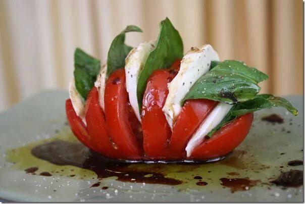 Помидоры капрезе рецепт с фото пошагово Caprese Salad (1) From: Glow Kitchen, please visit Caprese salad, Caprese, Sprin