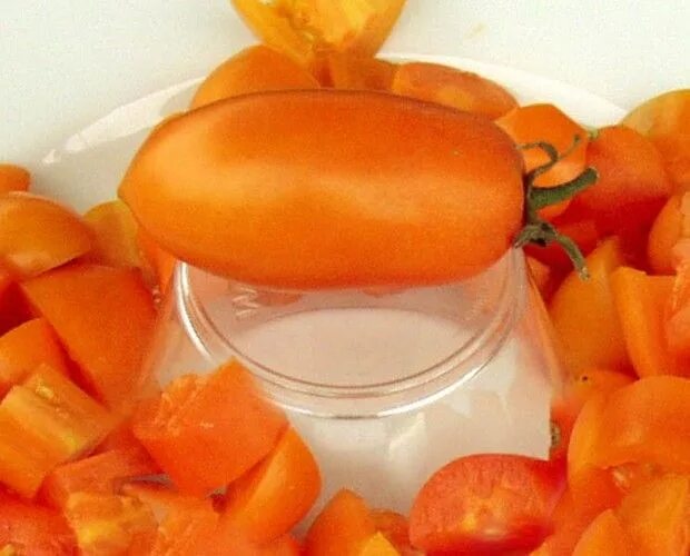 Помидоры рыбка фото Amish Gold - Organic Heirloom Tomato Seeds Tomato seeds, Heirloom tomato seeds, 