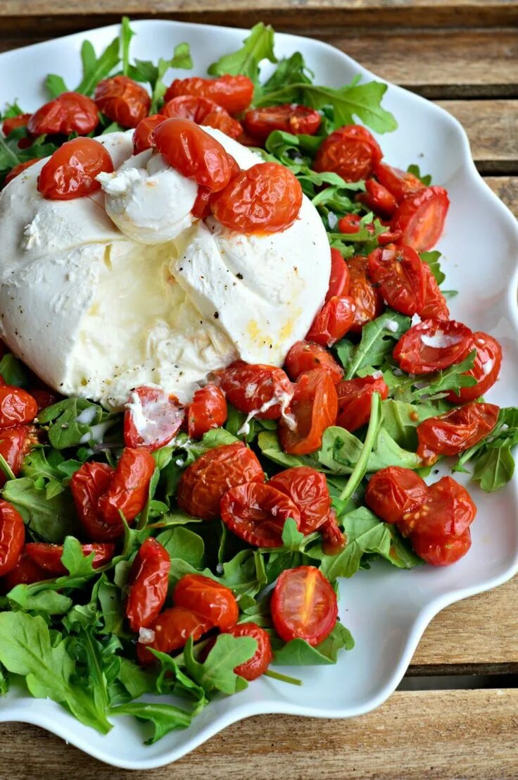 Помидоры с бураттой рецепт с фото пошагово Arugula with Slow-Roasted Cherry Tomatoes and Burrata - West of the Loop Recipe 