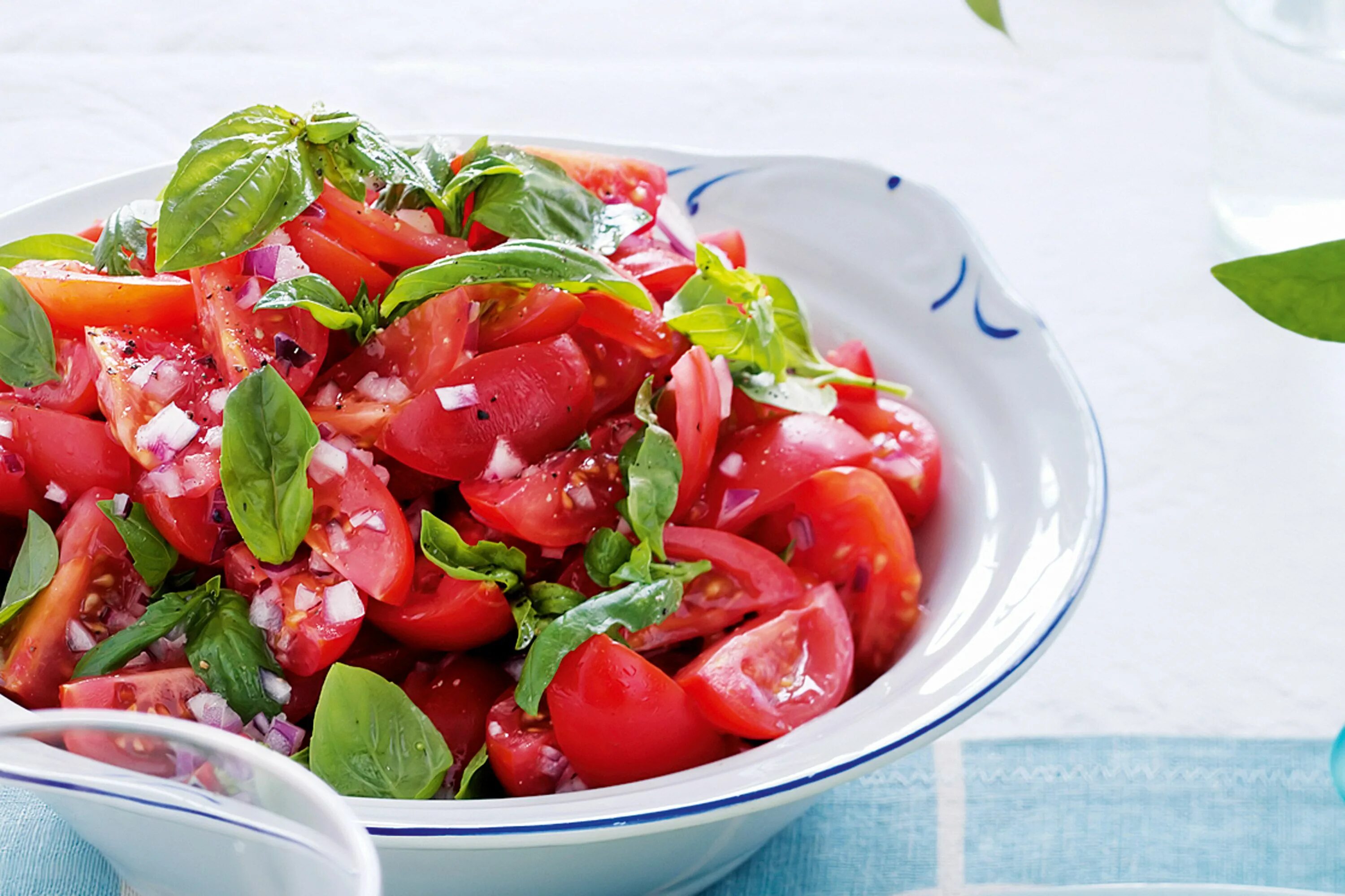 Помидоры салат фото Roma tomato and basil salad Recipe Salad with sweet potato, Delicious salads, To