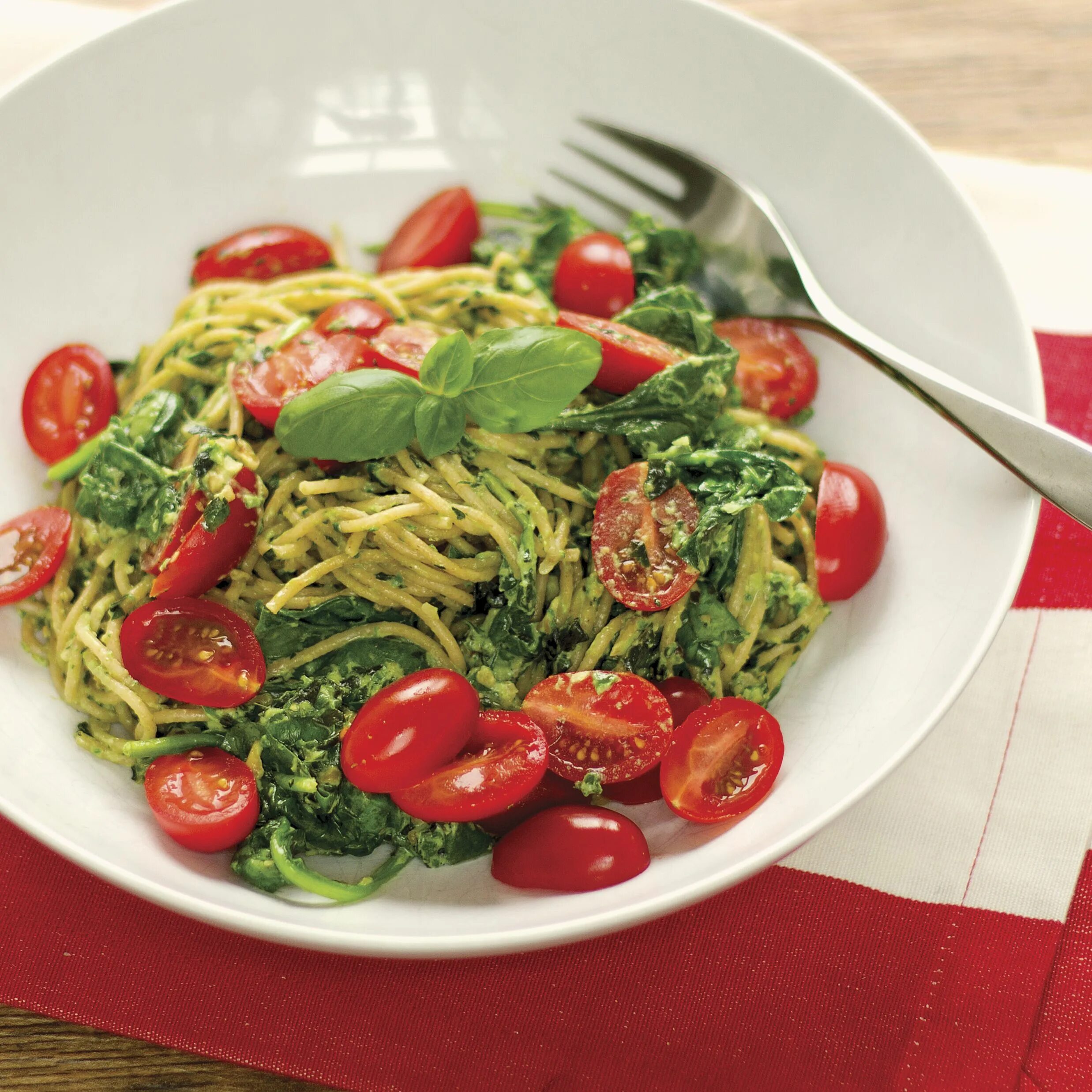 Помидоры спагетти фото Zero Diet 2 Recipe: Pasta with Pesto, Spinach, and Cherry Tomatoes