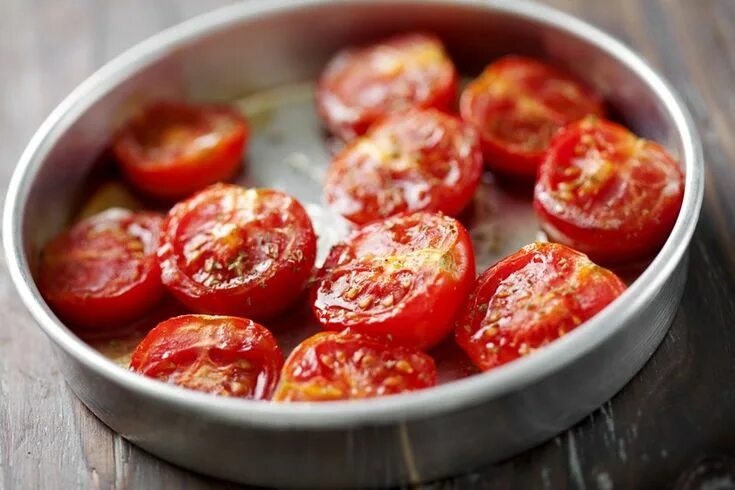 Помидоры в духовке рецепт с фото Roast Tomatoes- Little Food Big Dinner - SippitySup Recipe Food, Recipes, Roaste