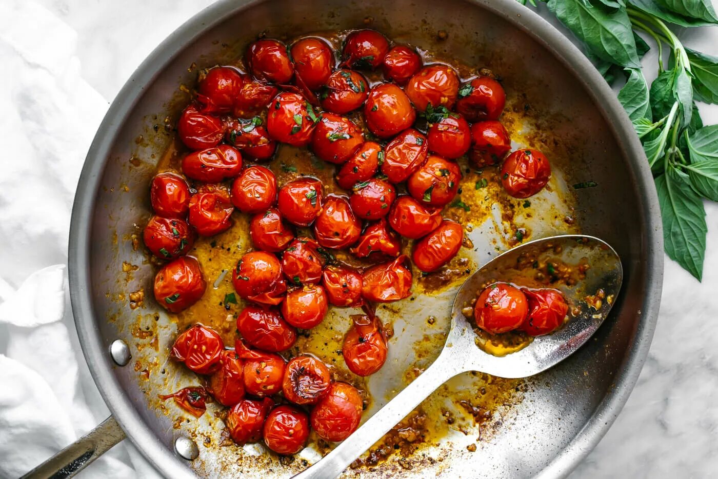 Помидоры в кастрюлю рецепт с фото Blistered Tomatoes - Downshiftology