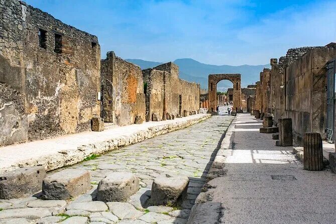 Помпеи фото города Pompeii Self-Guided Tour with Skip-the-Line Ticket 2023