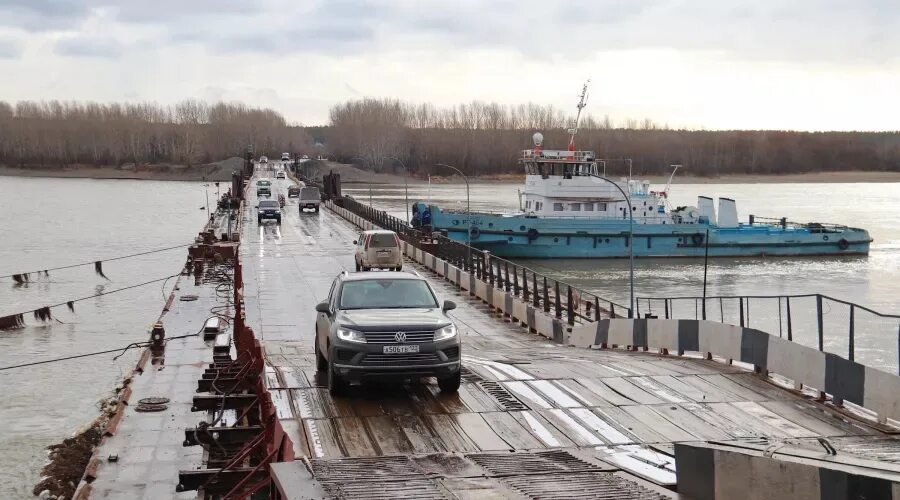 Понтонный мост фото В Бийске не смогут установить дополнительный понтонник на время ремонта моста В 