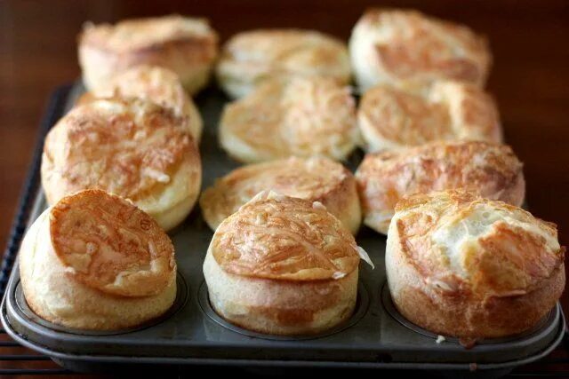 Поповеры рецепт с фото пошагово в духовке Cheese Popovers Recipe Popover recipe, Recipes, Food