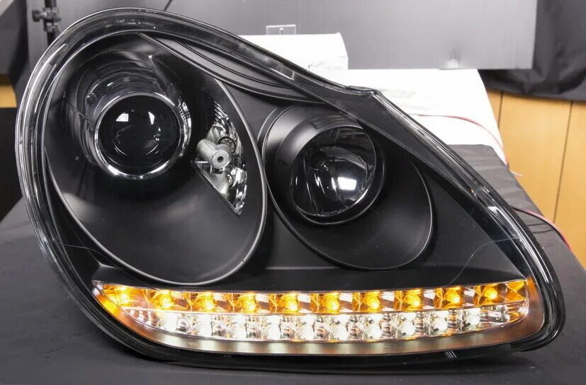 Порше кайен тюнинг фар Porsche Cayenne 955 RIGHT HAND DRIVE Black Projector Headlights HID or Halogen e